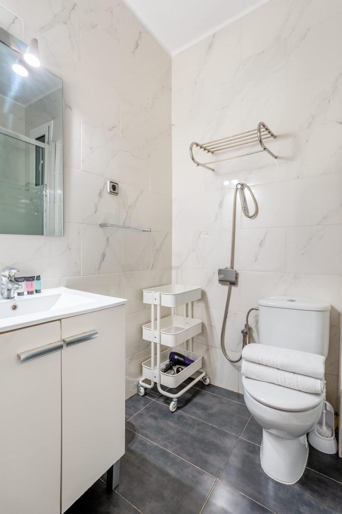 Next To Sagrada Familia 4-Bedroom Apartment برشلونة المظهر الخارجي الصورة
