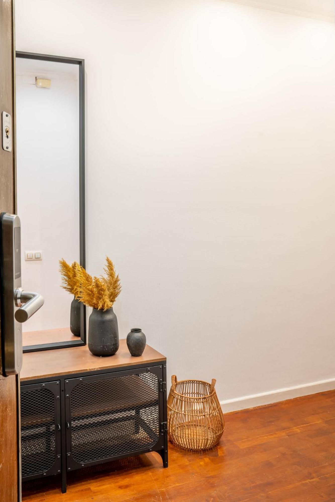 Next To Sagrada Familia 4-Bedroom Apartment برشلونة المظهر الخارجي الصورة